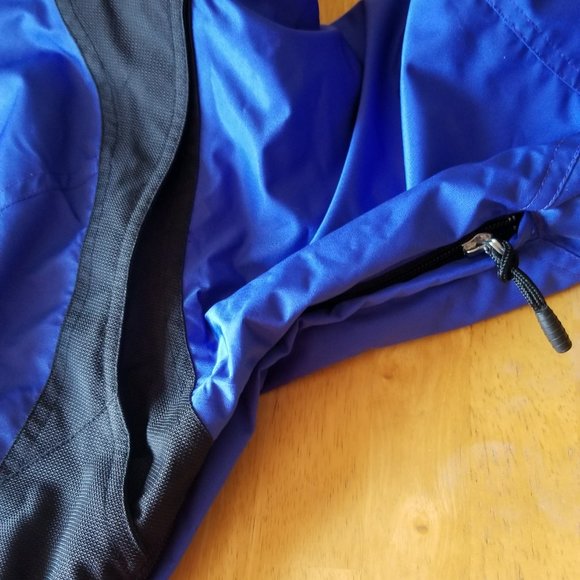 Obermeyer Insulated Ski Jacket with Hood - Picture 7 of 13